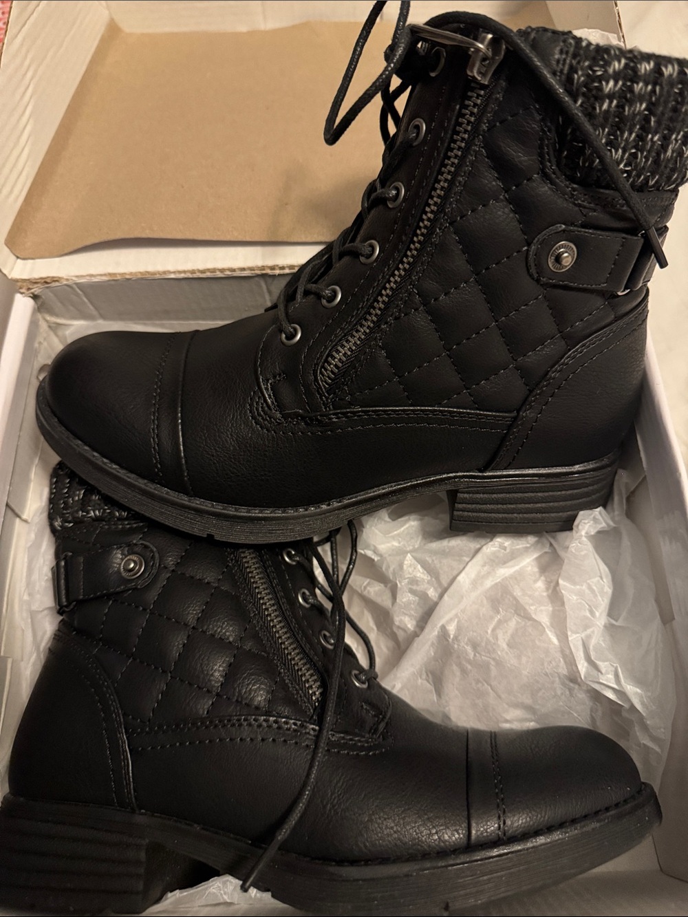Quilted Lace-Up Winter Boots - Black